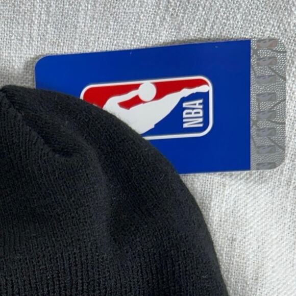 Zephyr Toronto Raptors Black Cuffed Knit Winter Hat Beanie NBA Licensed NWT - Picture 6 of 6